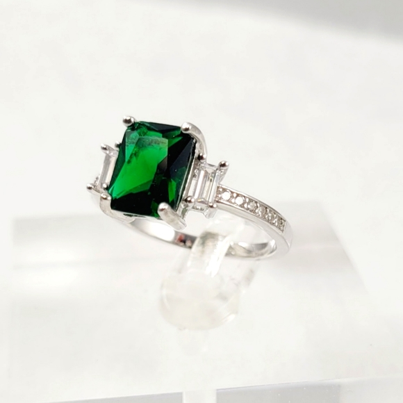 Sterling 2ct Emerald Ring - Picture 10 of 15